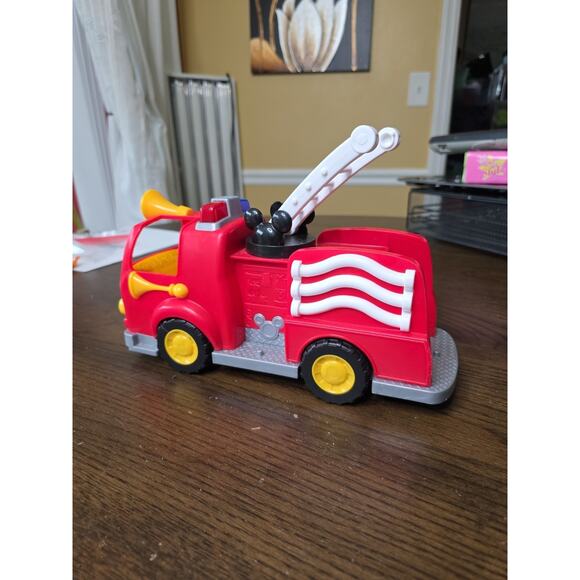 Disney Mickey Mouse Clubhouse Fire Truck Engine - Working Sounds And Lights - Picture 5 of 14